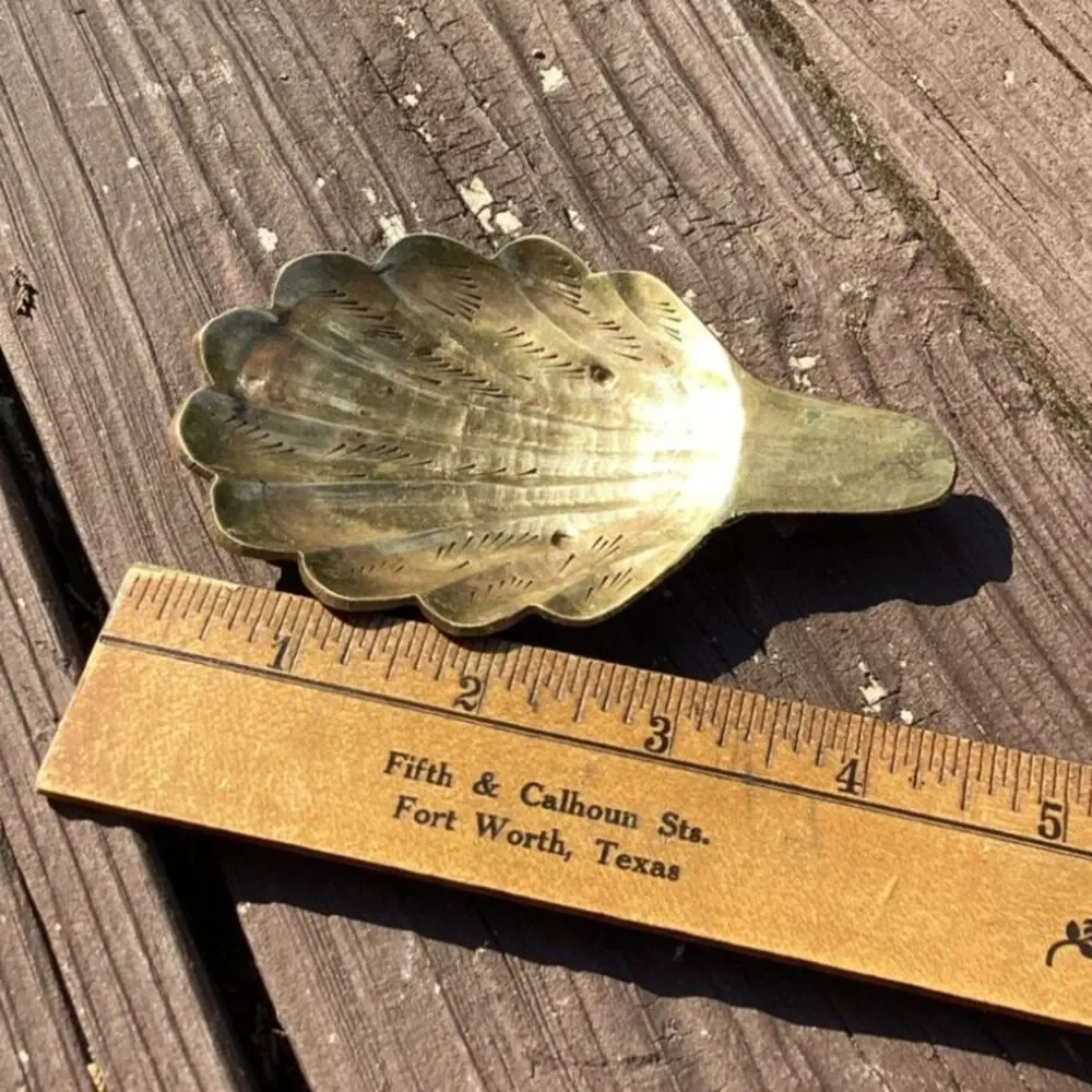 Vintage Brass Shell Trinket Dish Tray Etched Jewelry/Coin/Key‎ Holder Brassware
